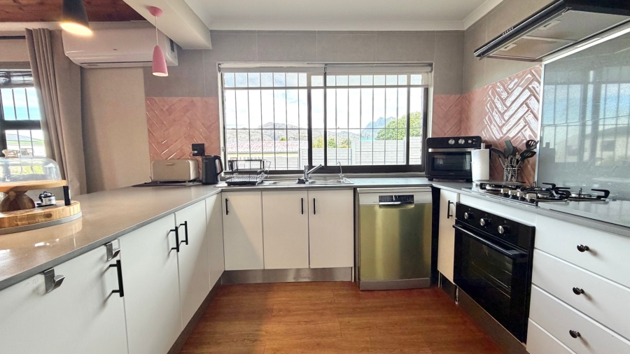 3 Bedroom Property for Sale in Palmiet Western Cape